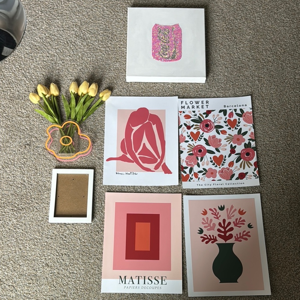 Pack of room decor! frame, vase, fake flowers. canvas art, wall posters.
